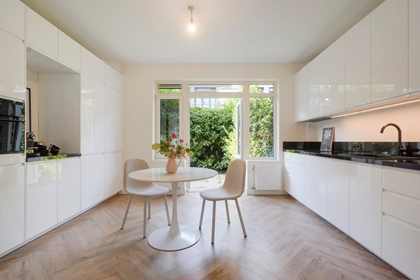 Medium property photo - Van den Berghstraat 65, 2522 ZN Den Haag